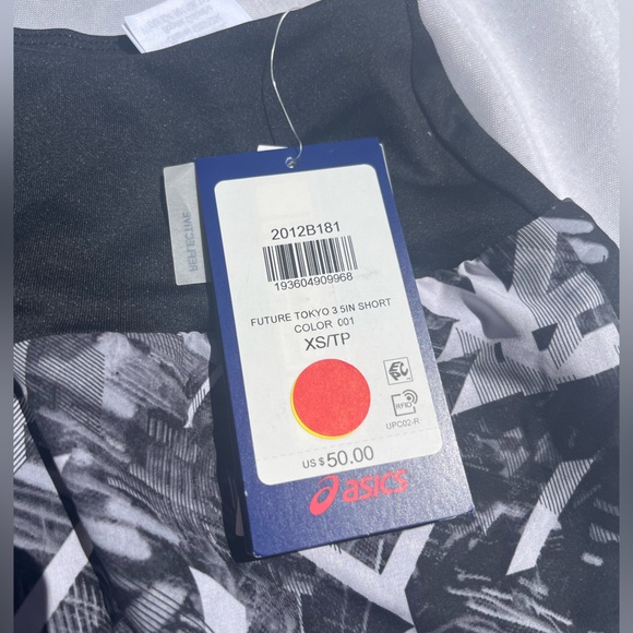 ASICS Gray Patterned Running Shorts - Picture 6 of 6